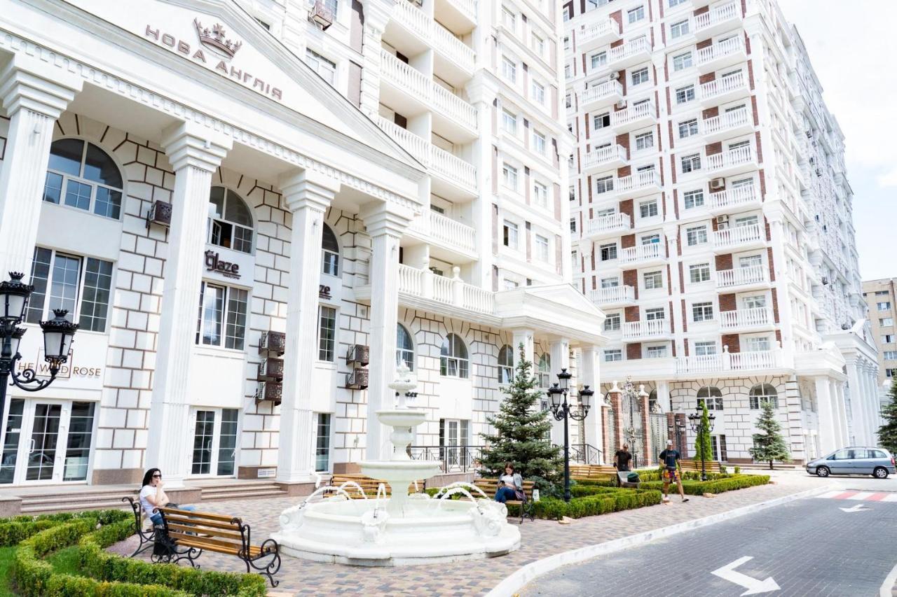 New England Deluxe Apartment Kiev Esterno foto